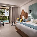Adults Only Club At Lopesan Costa Bavaro Resort