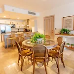 Punta Palmera Beachfront Apartment