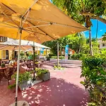 Oceanfront & Garden Vieww Villas Hotel Wifi Bbq Parking Los Corales Beach Club & Spa