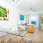 Coral House Suites