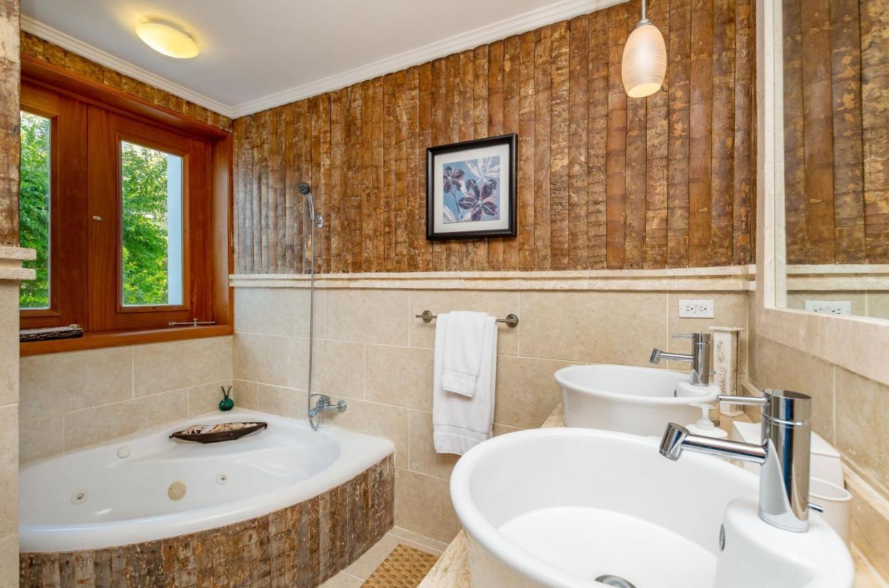 Private With Incredible Pool, Maid, Jacuzzi - Cap Cana *