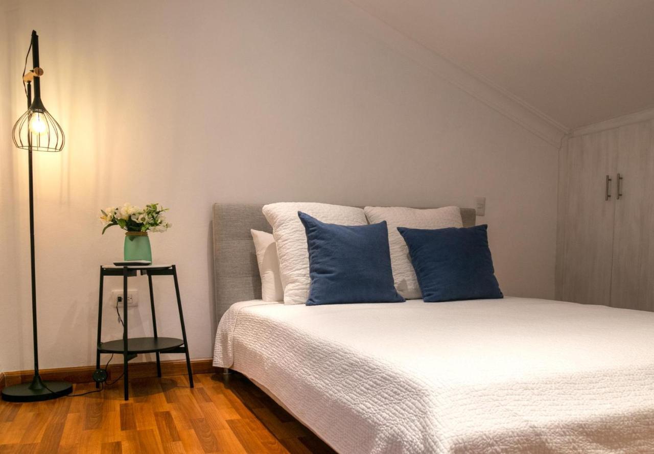 Apartment Feel The Ocean Breeze From Alluring Beachfront - D302