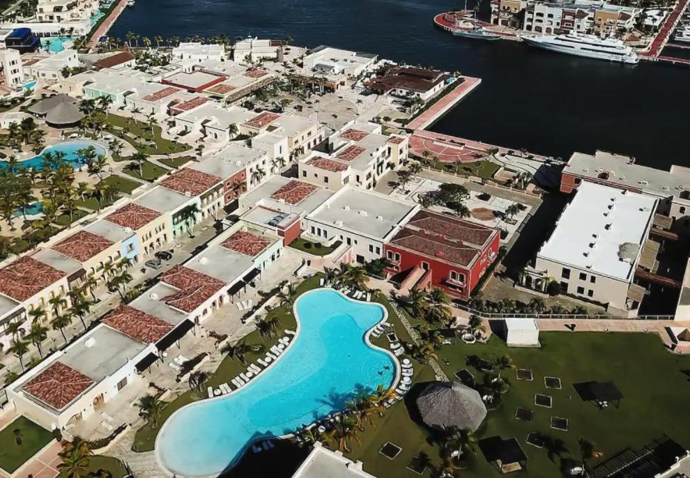 Apartamento Luxe 1 Bedroom Cap Cana, Dr - Steps Away From Pool, King Bed, Caribbean Paradise!