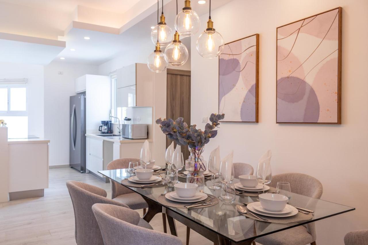 Apartment Family Getaway - Right On The