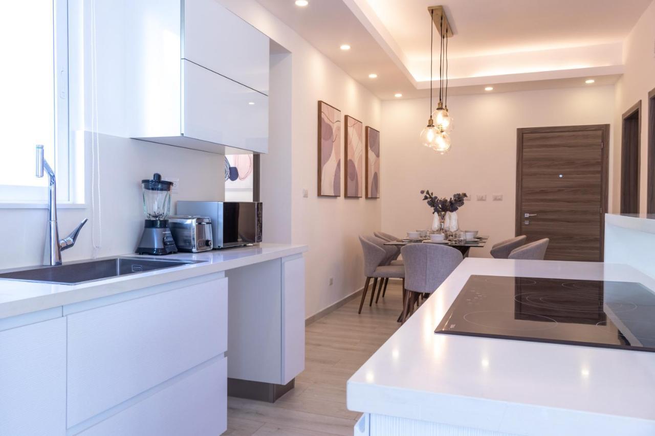 Family Getaway - Right On The Apartment *