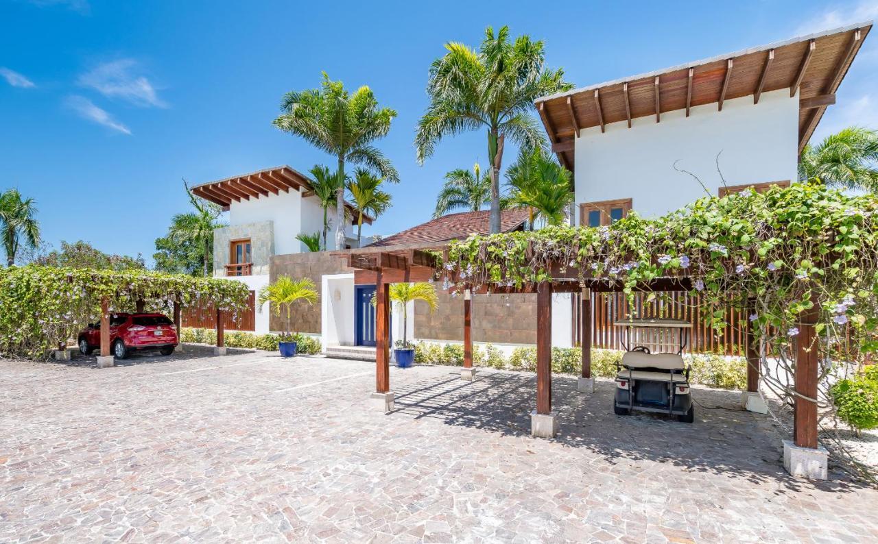 Private With Incredible Pool, Maid, Jacuzzi - Cap Cana *