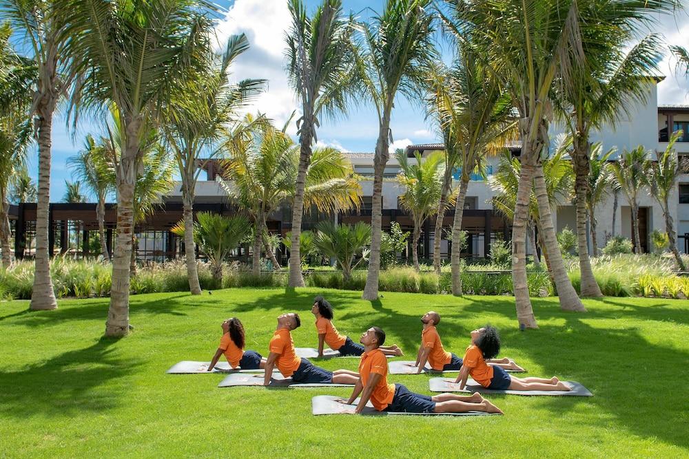 Resort Lopesan Costa Bavaro Resort, & Casino