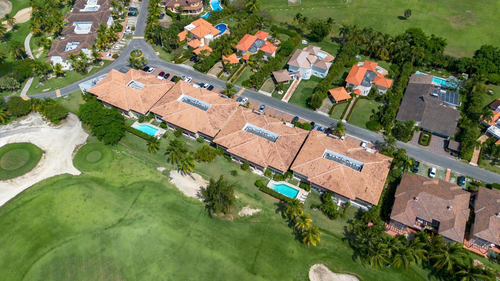 Private & Luxury Cocotal In Gated & Secured Community