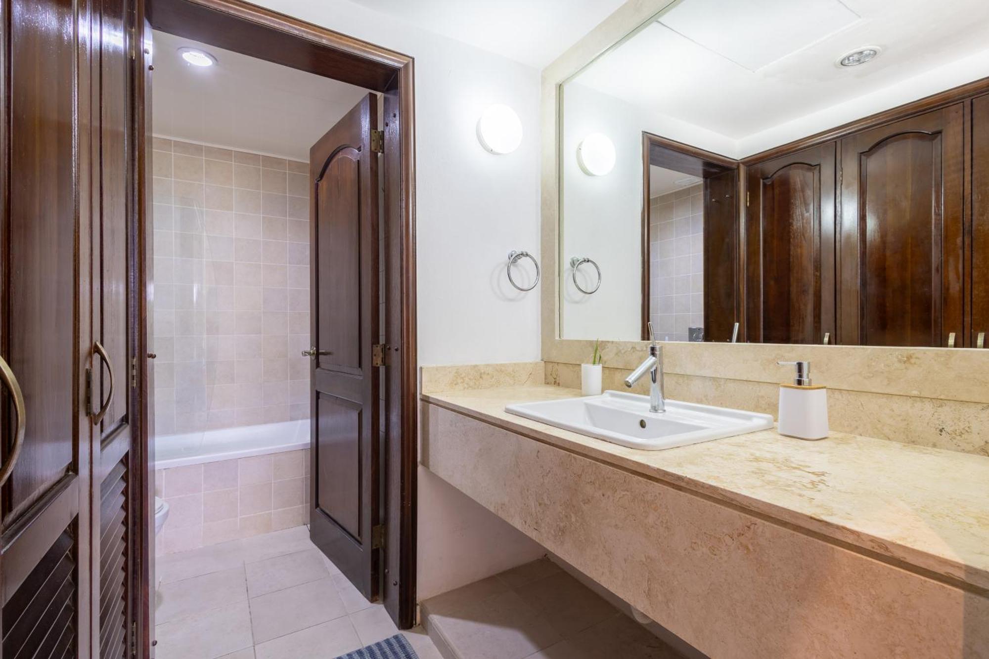 Private & Luxury Cocotal In Gated & Secured Community Apartment *