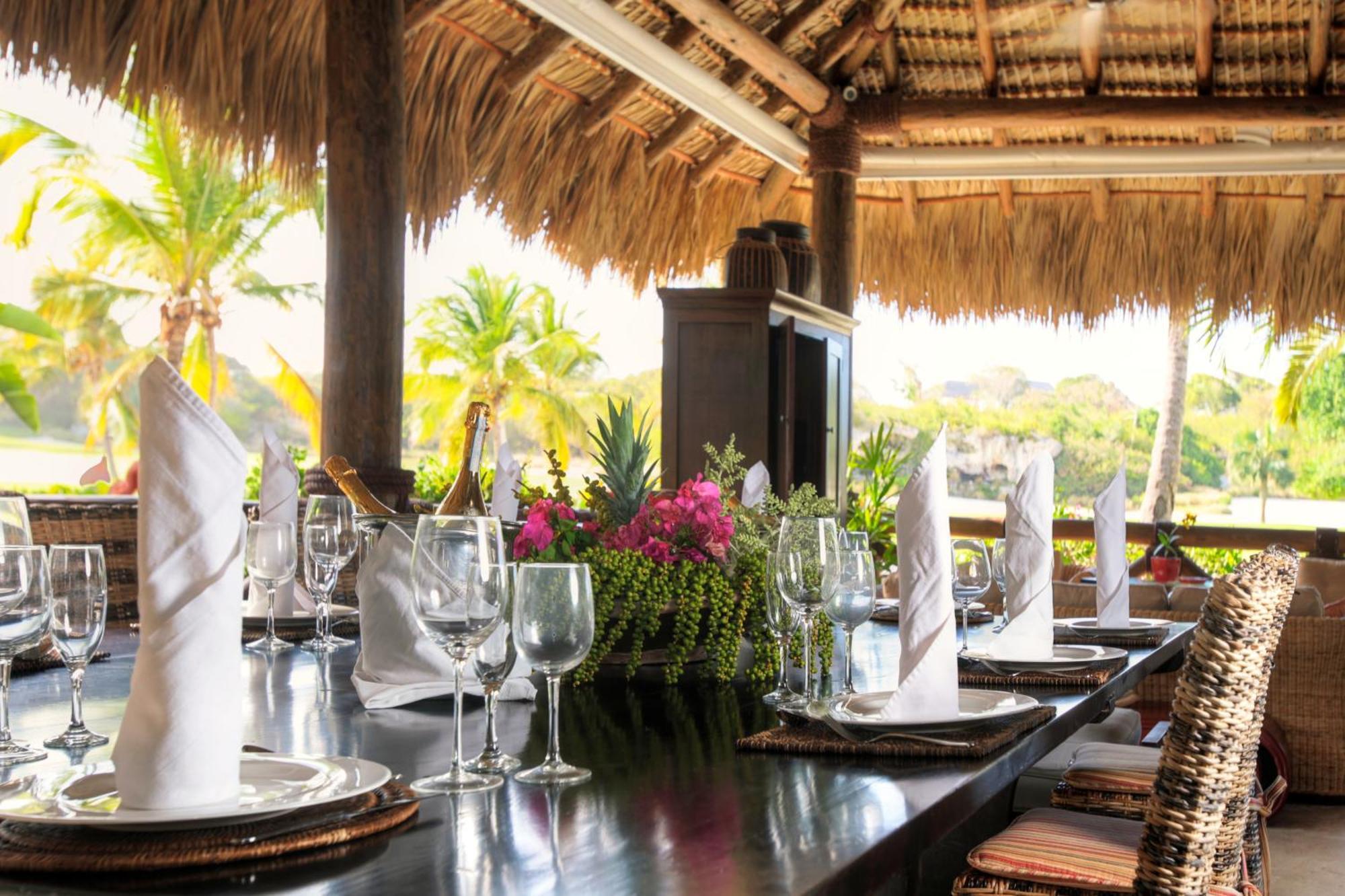 Villa Cap Cana For Rent - Luxury Illa With Access To Eden Roc