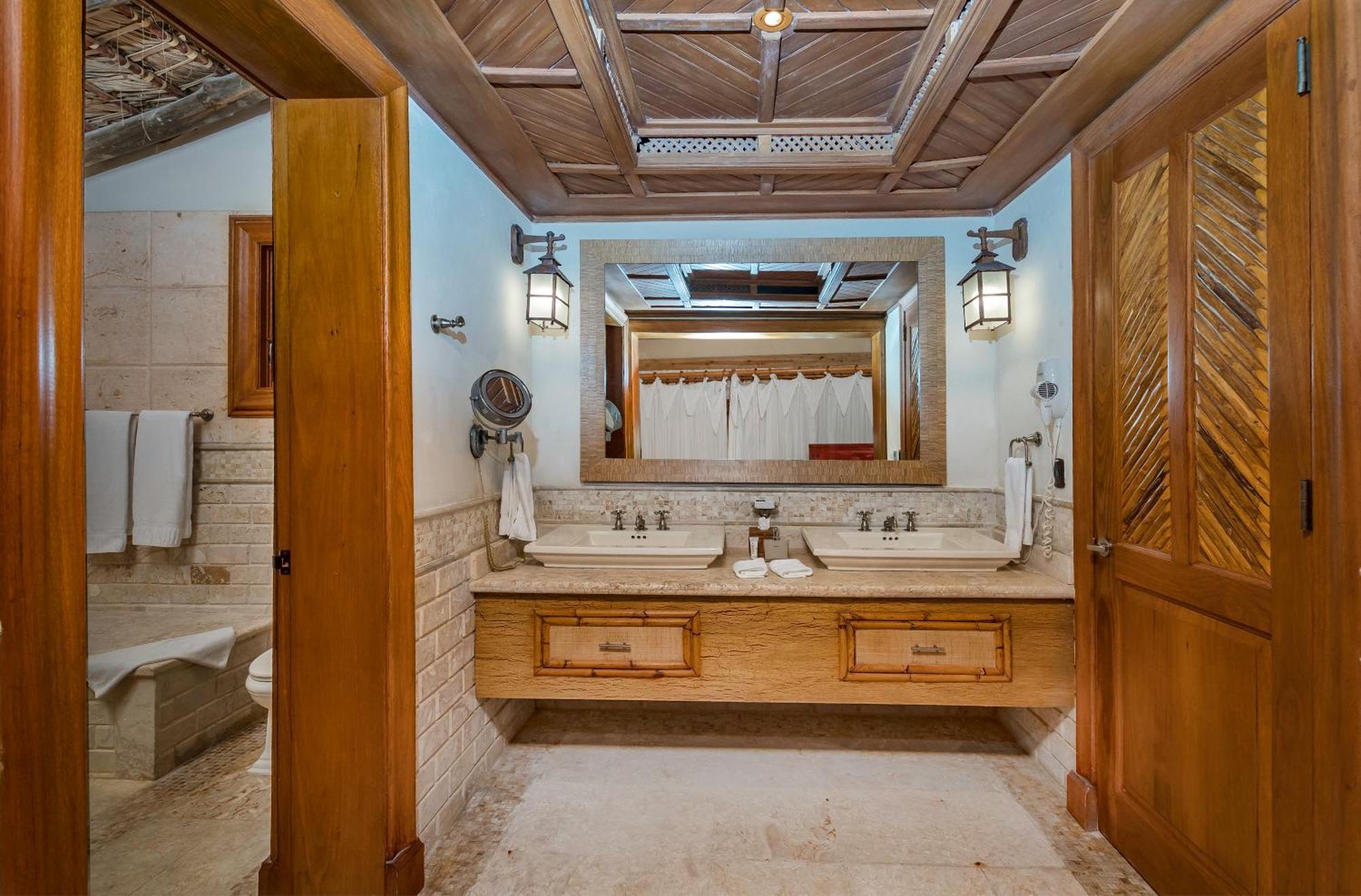 Villa Cap Cana For Rent - Luxury Illa With Access To Eden Roc Punta Cana