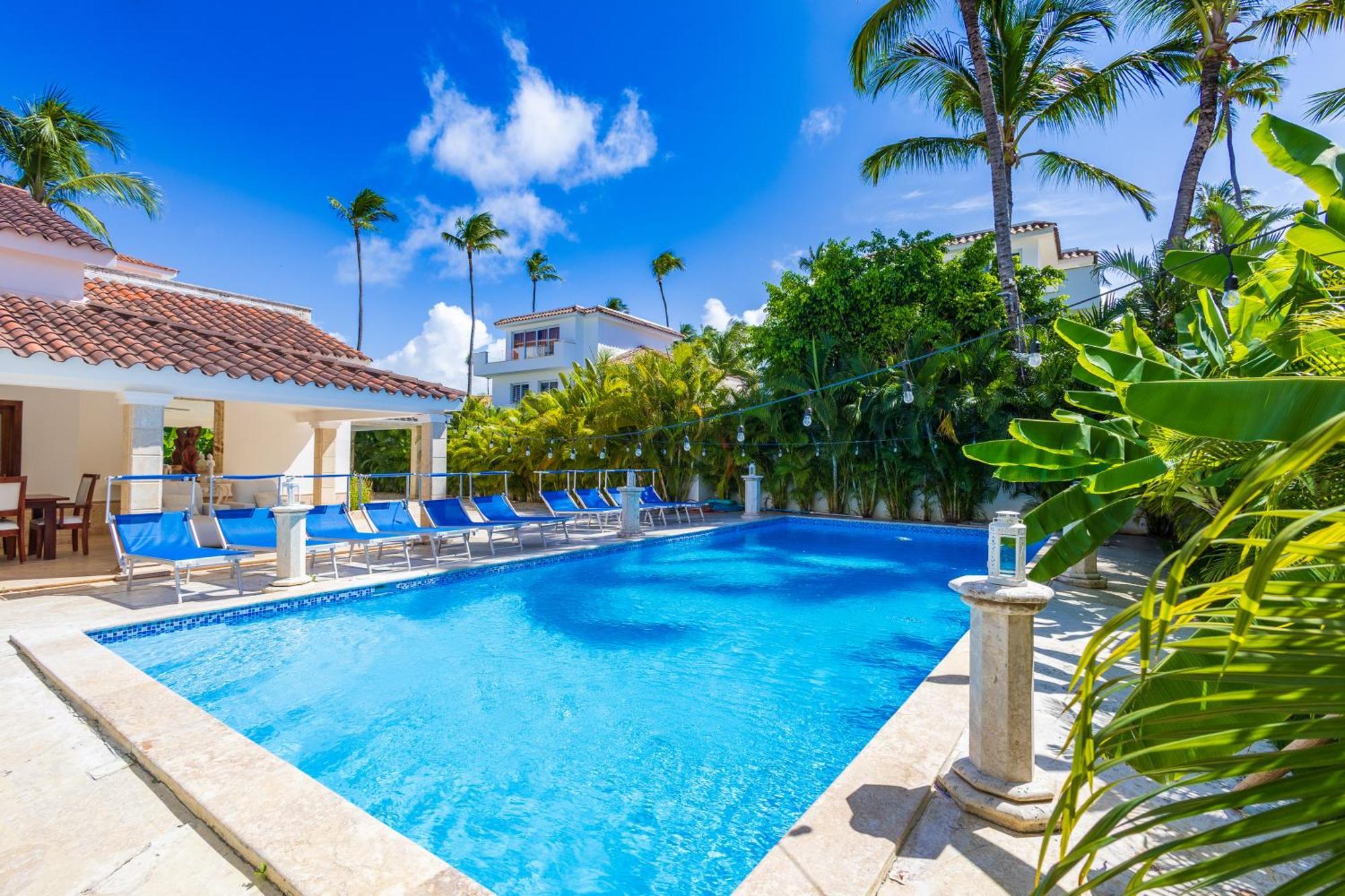 Huge 7-bedroom With Private Pool - Corales Villa