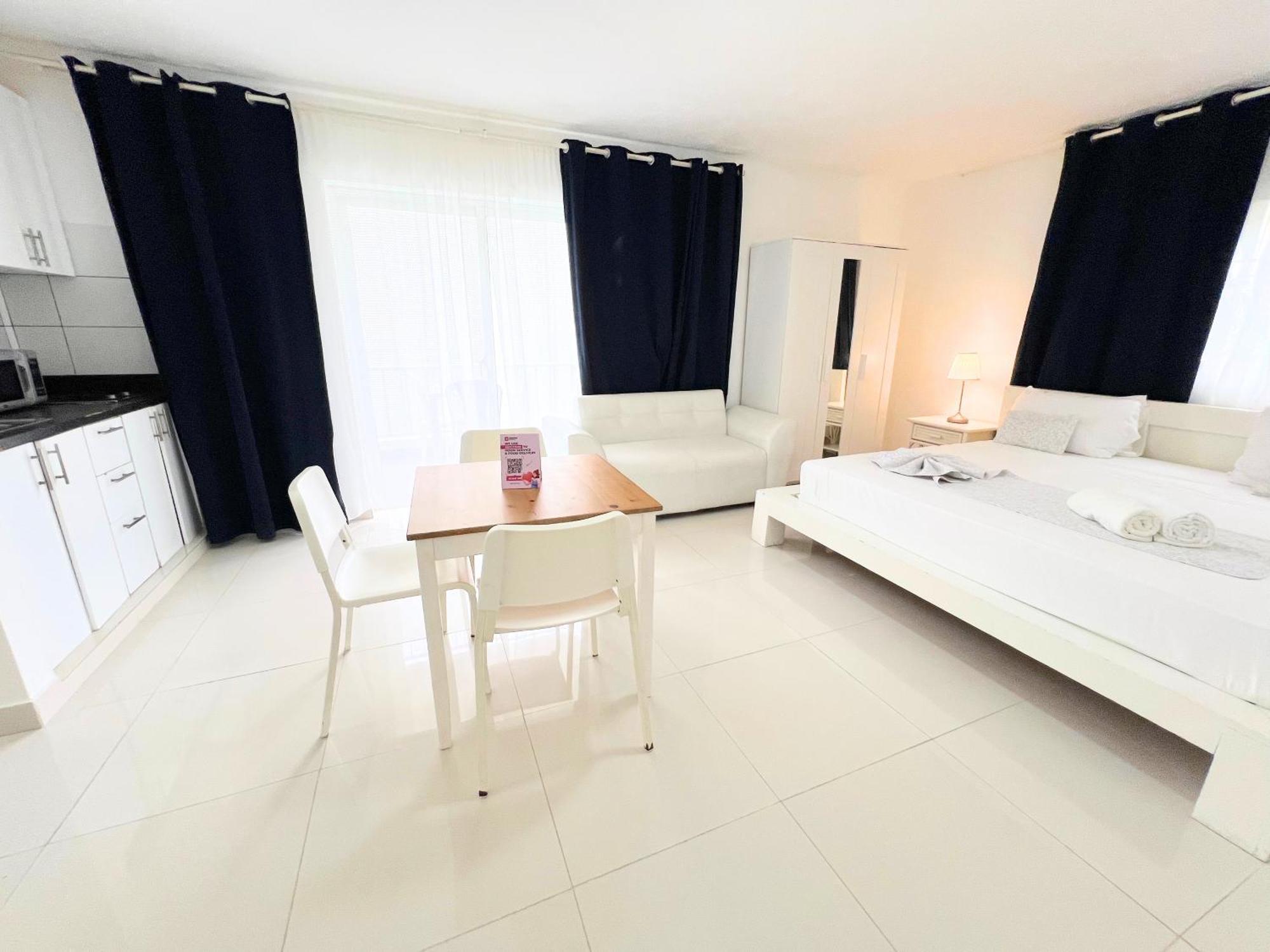 Arena Palms Pool Club & Punta Cana