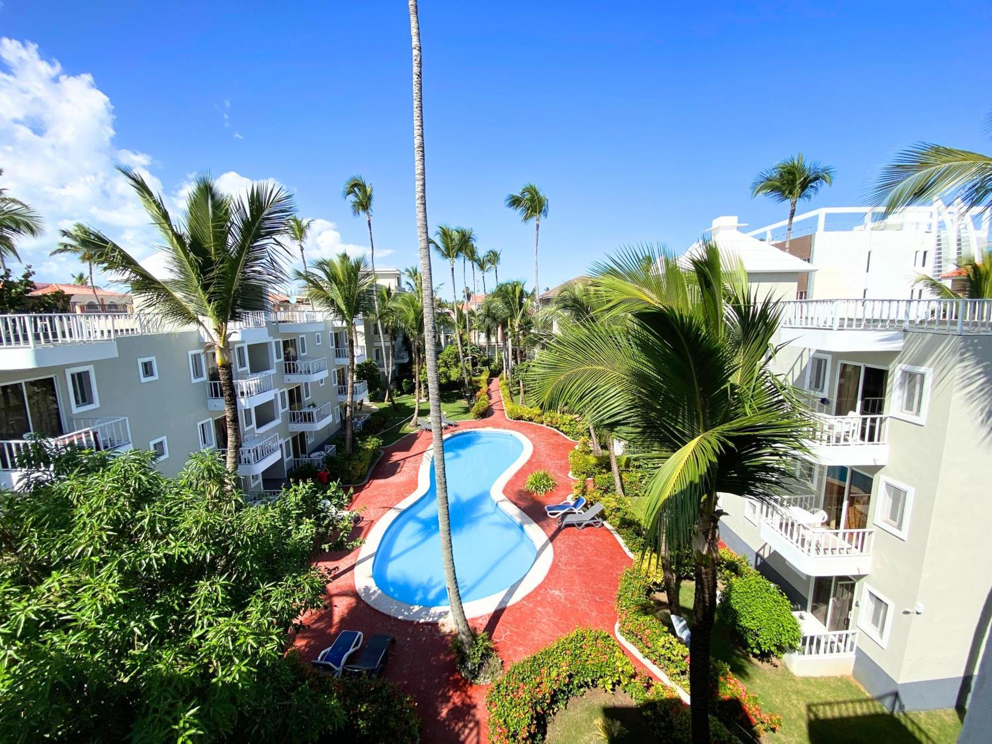 Arena Palms Pool Club & Hotel