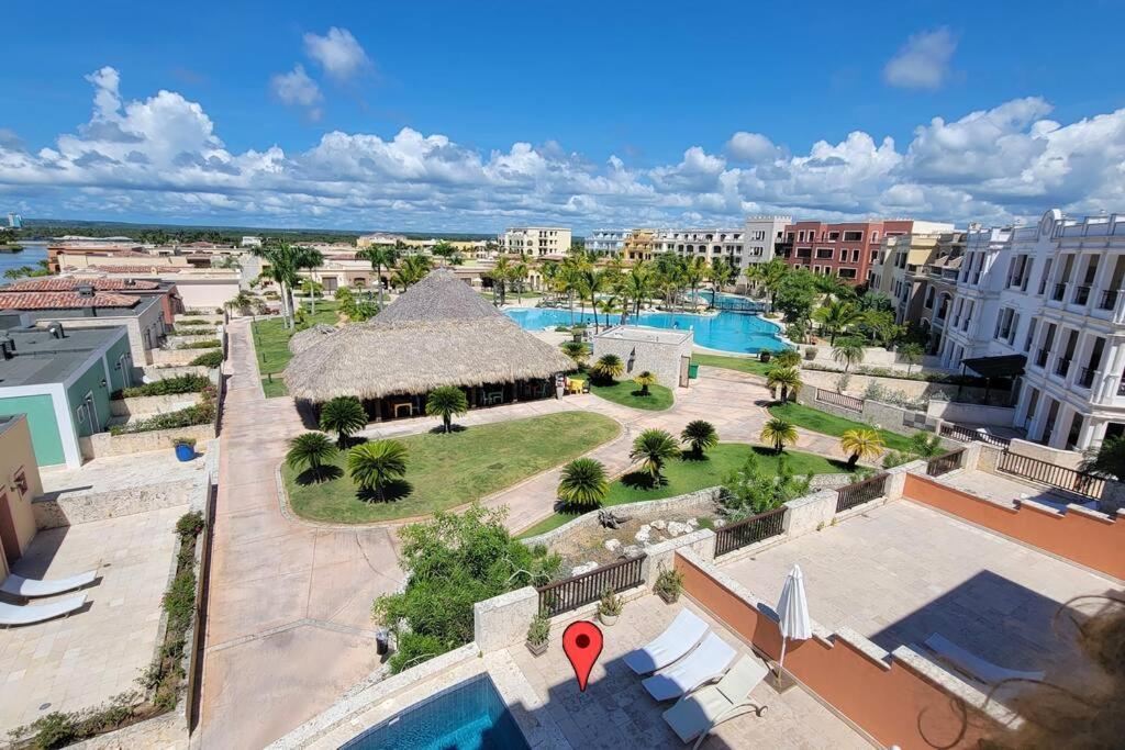 Your Private Pool, Marina Hot Tub & Grounds Apartment *