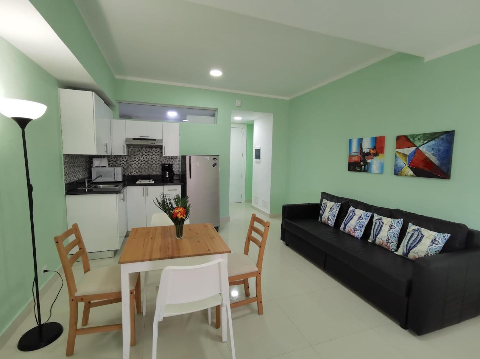 Caribbean Dеluxe With Rоoftop Pool And Access Apartment