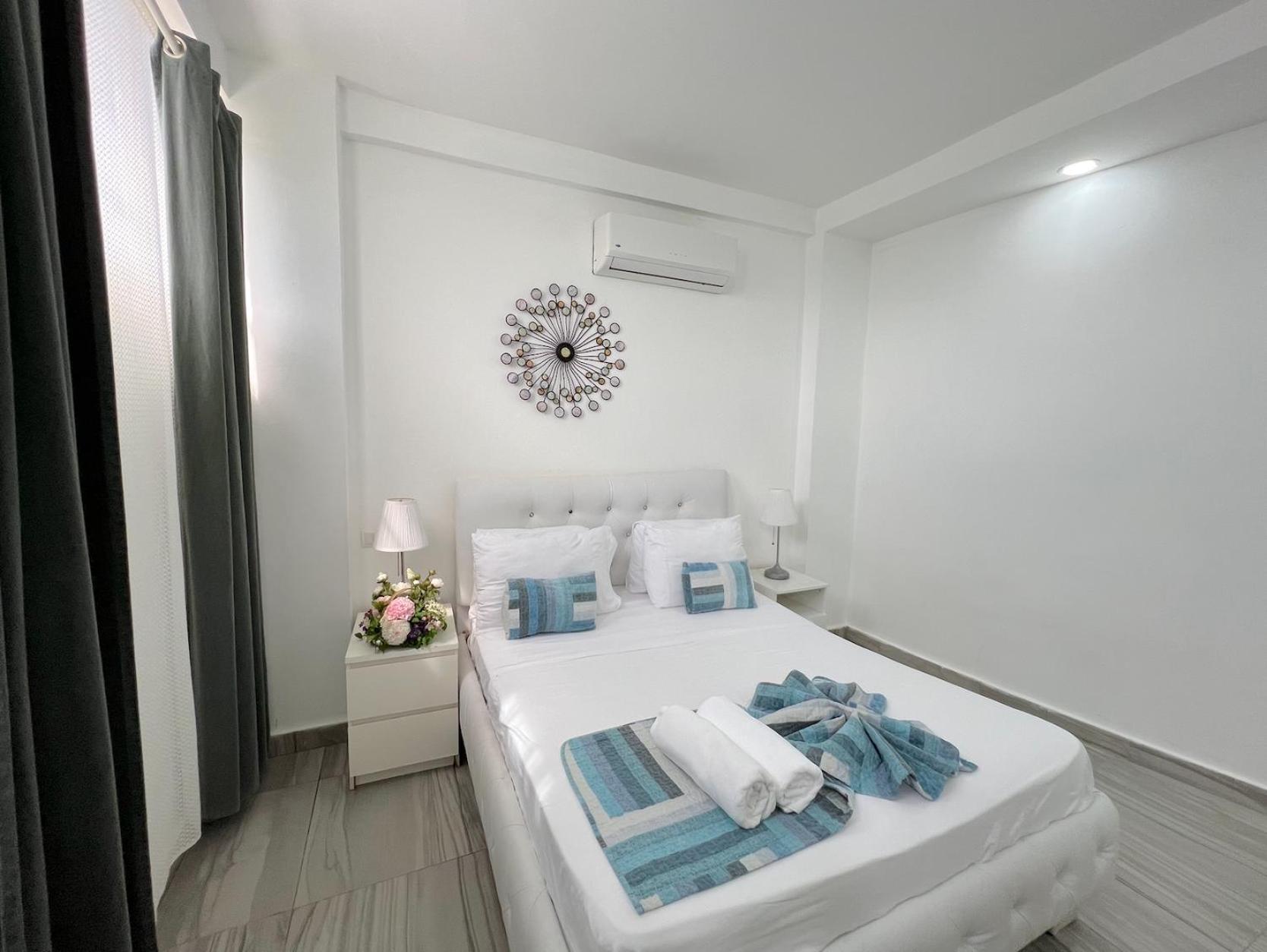 Tropical With Rooftop Pool And - Bavaro Hotel