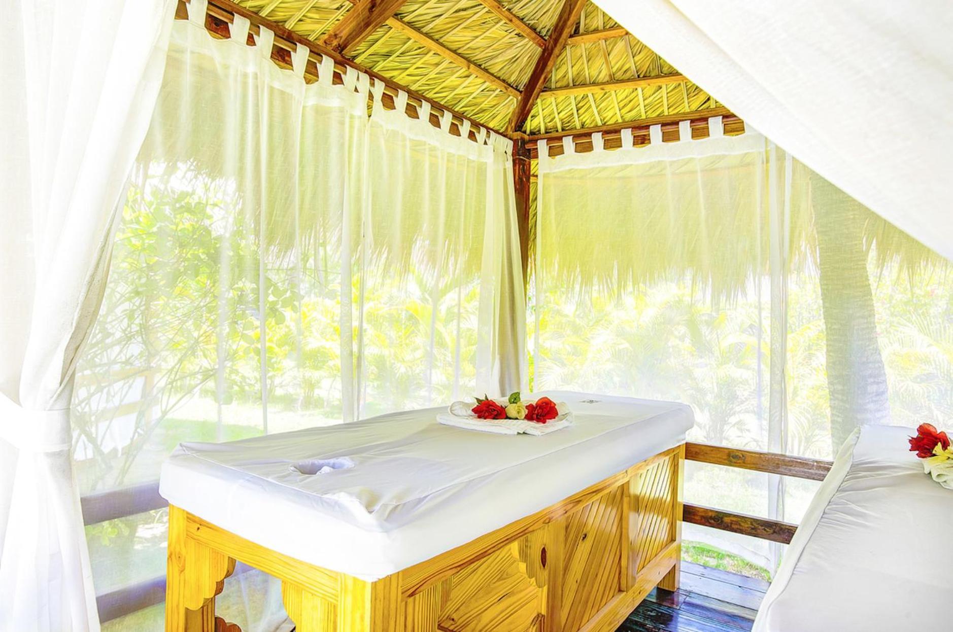 Caribbean Dеluxe With Rоoftop Pool And Access Punta Cana