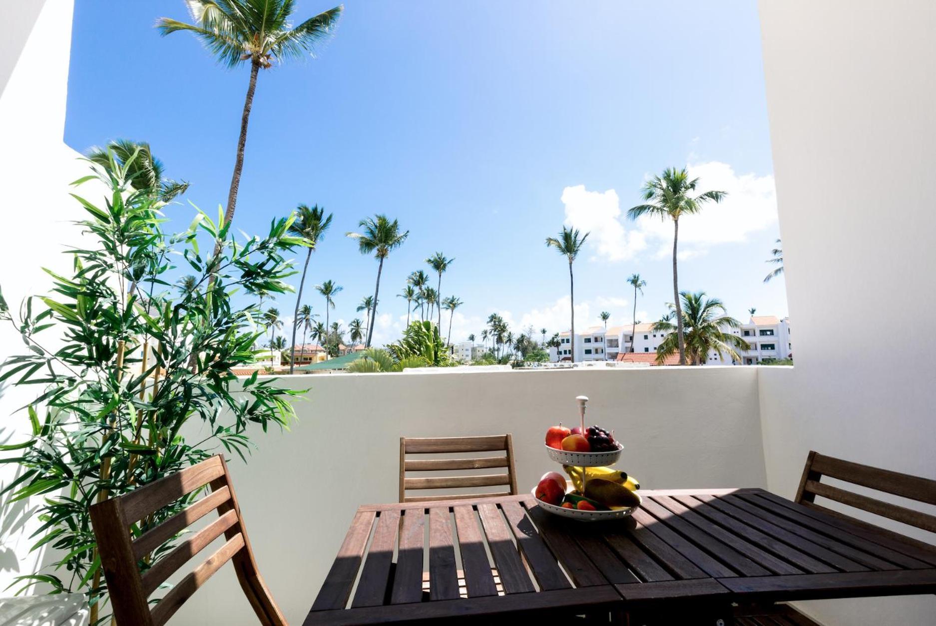 Caribbean Dеluxe With Rоoftop Pool And Access Apartment