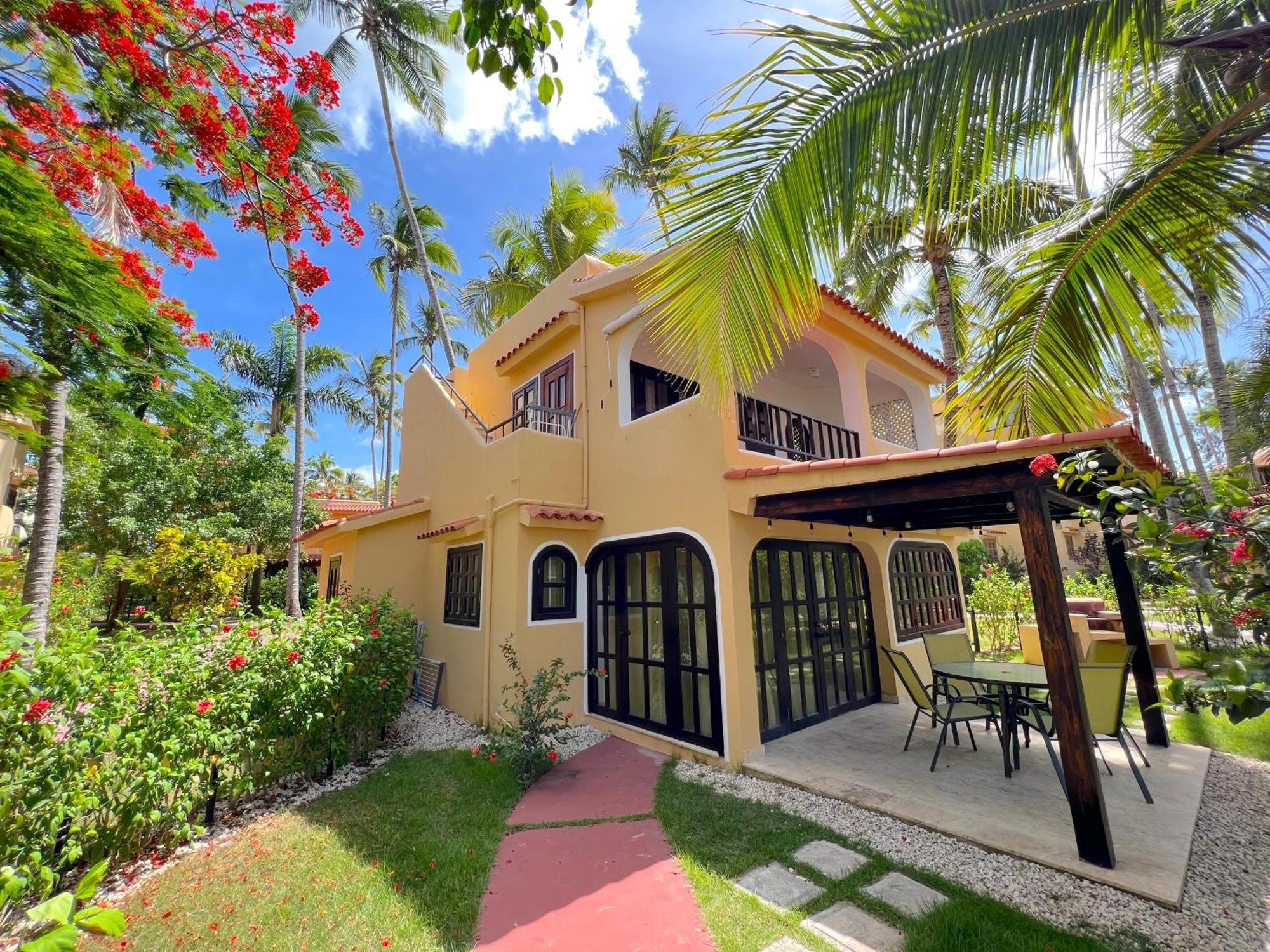 Hotel Serenara Village Playa Corales 5*