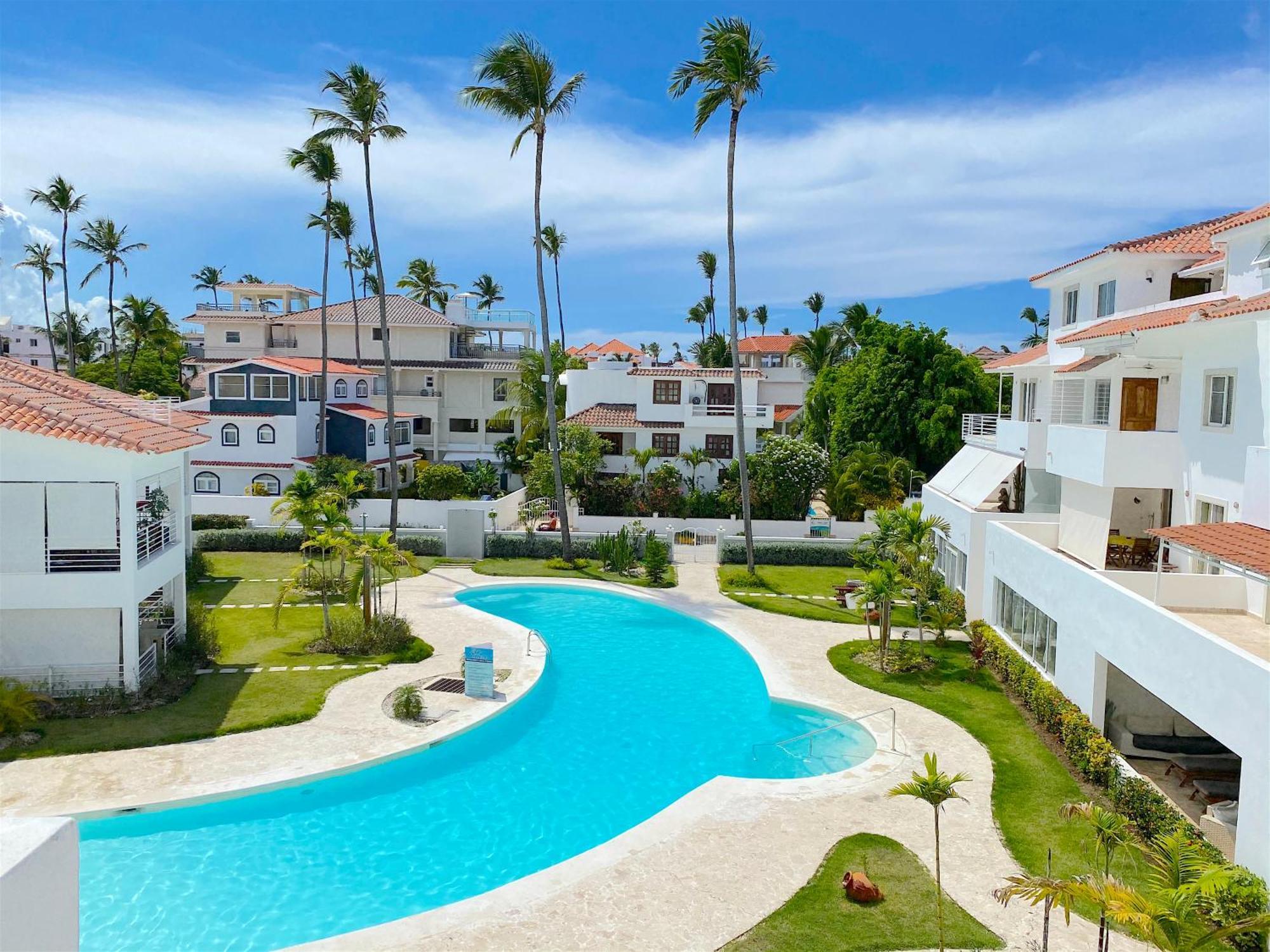 Serenara Village Playa Corales