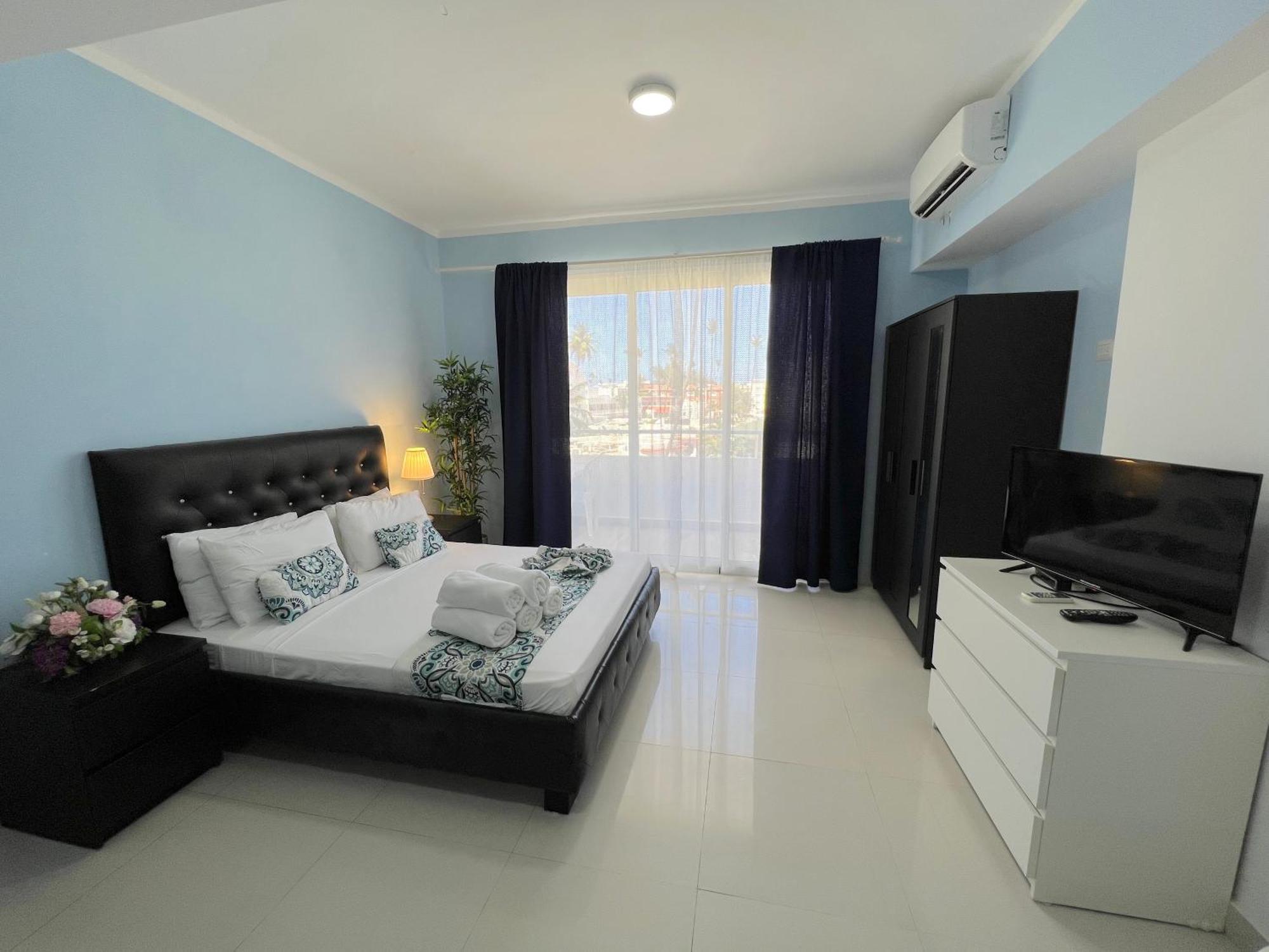 Serenara With Rooftop Pool - Corales