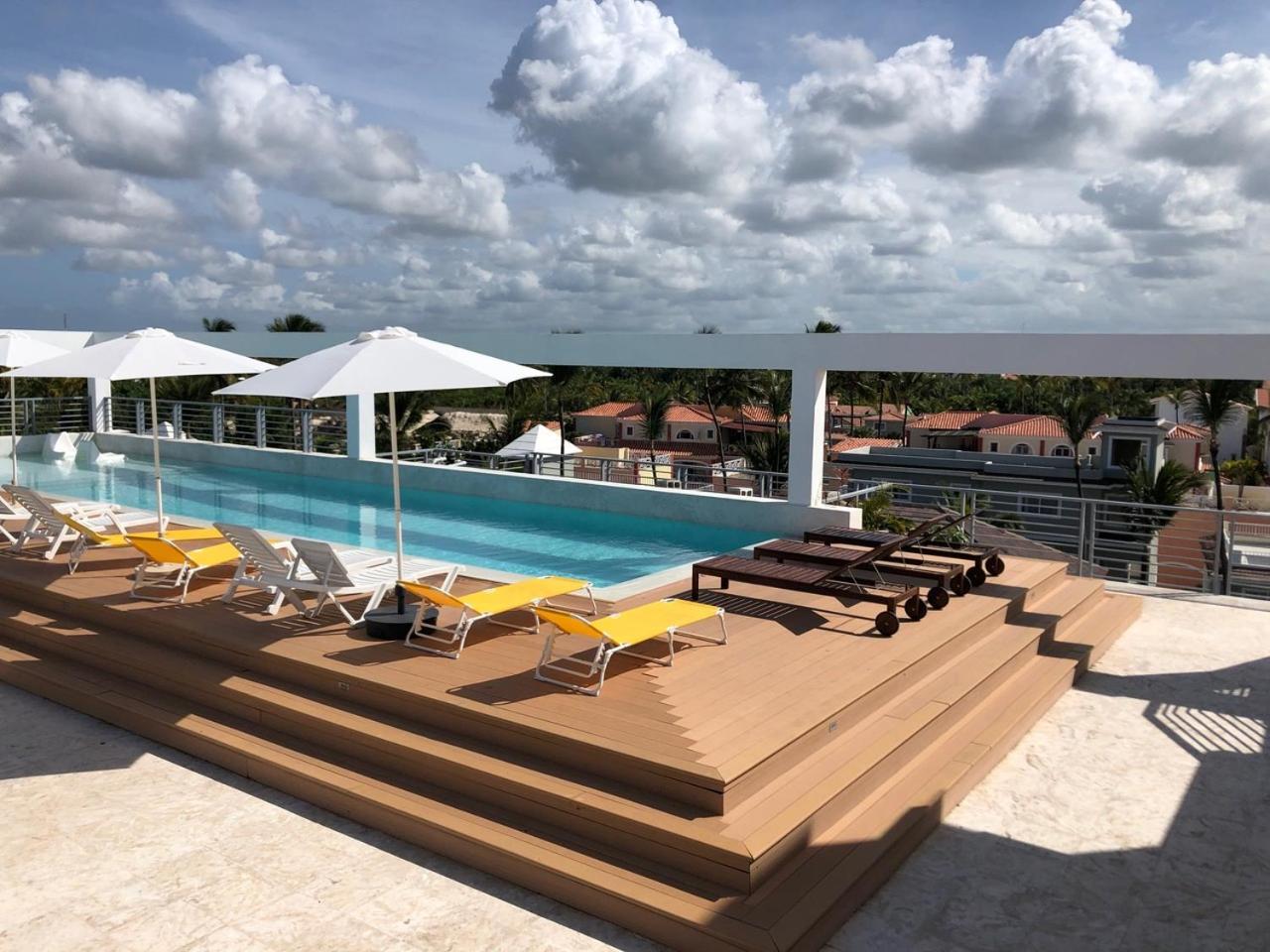 Serenara With Rooftop Pool - Corales Hotel
