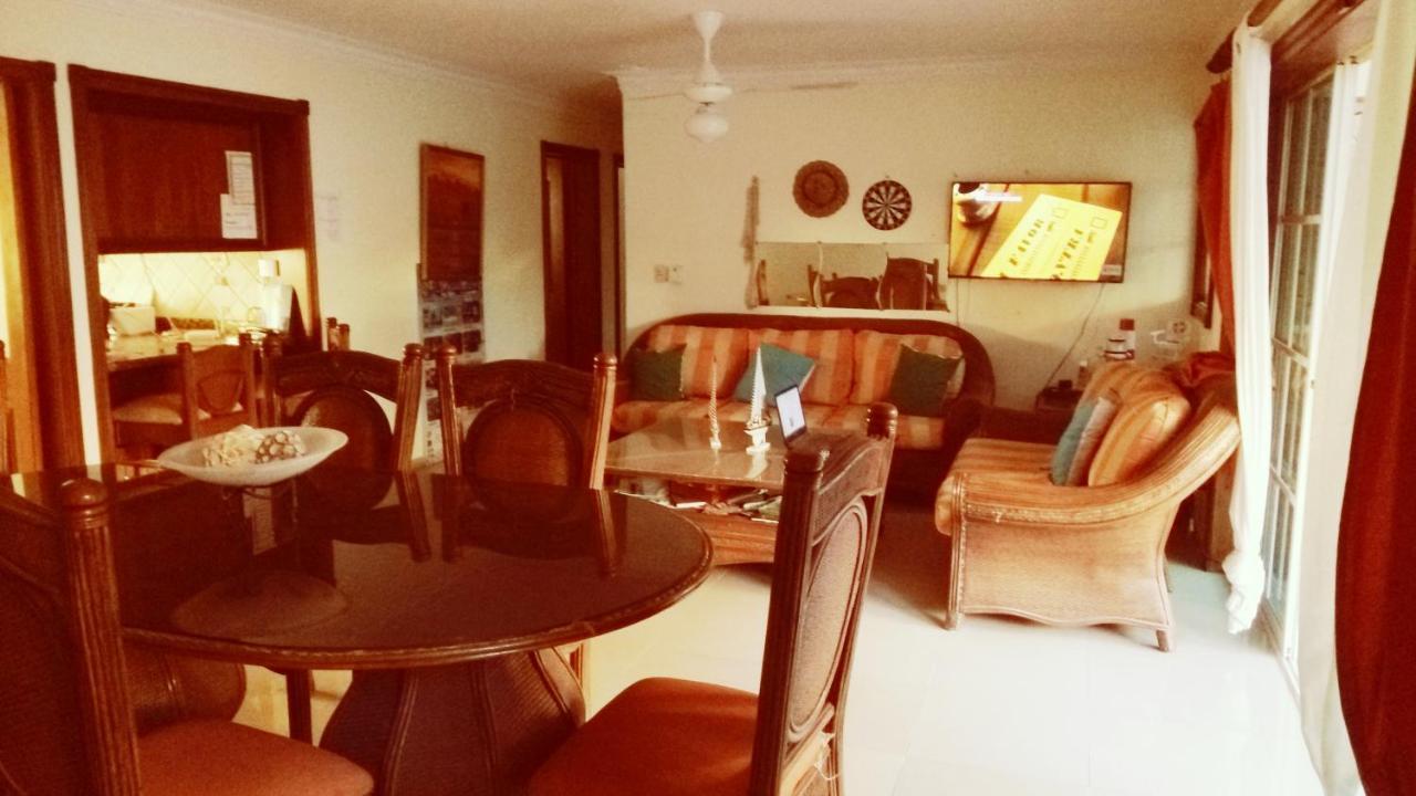 Acomodação com café da manhã  Larimar Beach