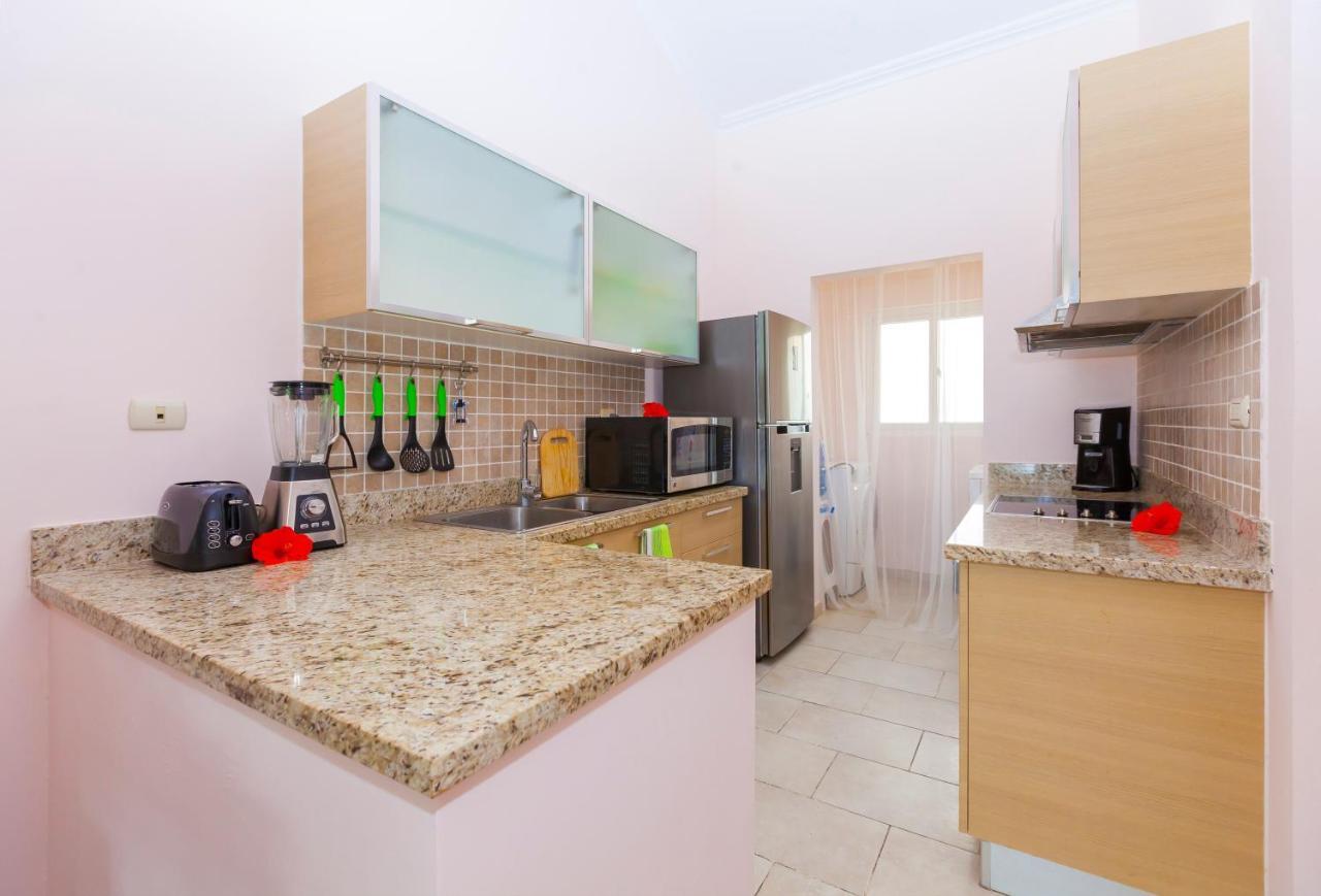 Private & Luxury Cocotal In Gated & Secured Community *