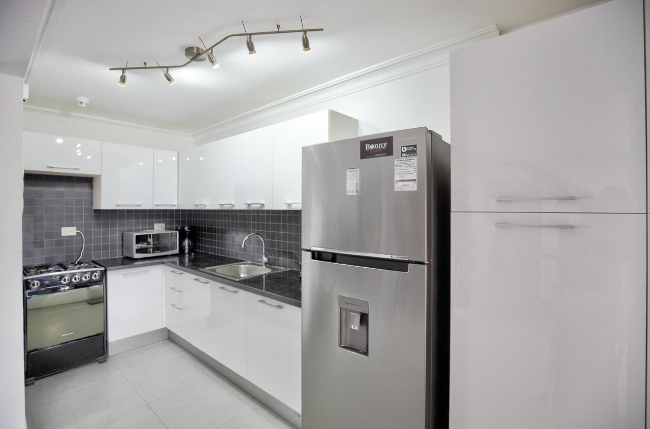 Apartment Feel The Ocean Breeze From Alluring Beachfront - D302
