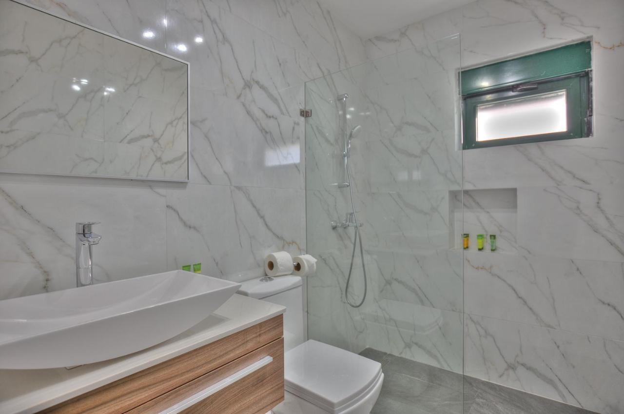 Apartment Feel The Ocean Breeze From Alluring Beachfront - D302 Punta Cana