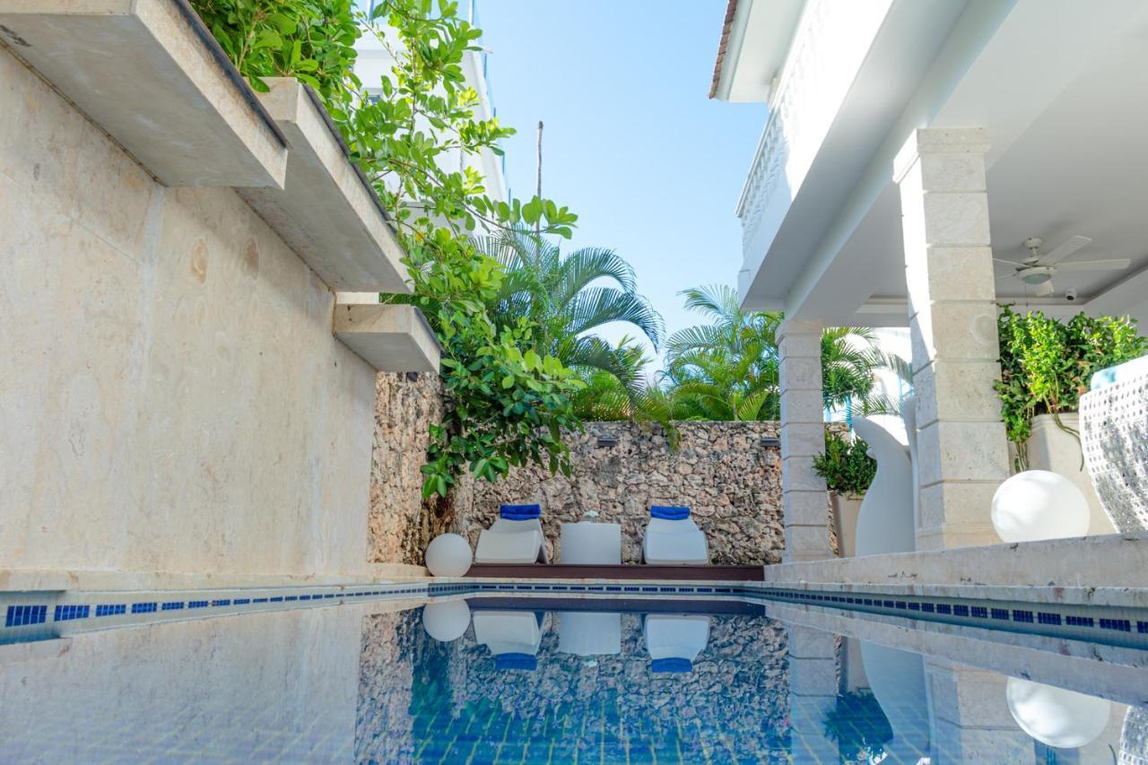 Boutique Hotel Paradise Aparthotel 5*