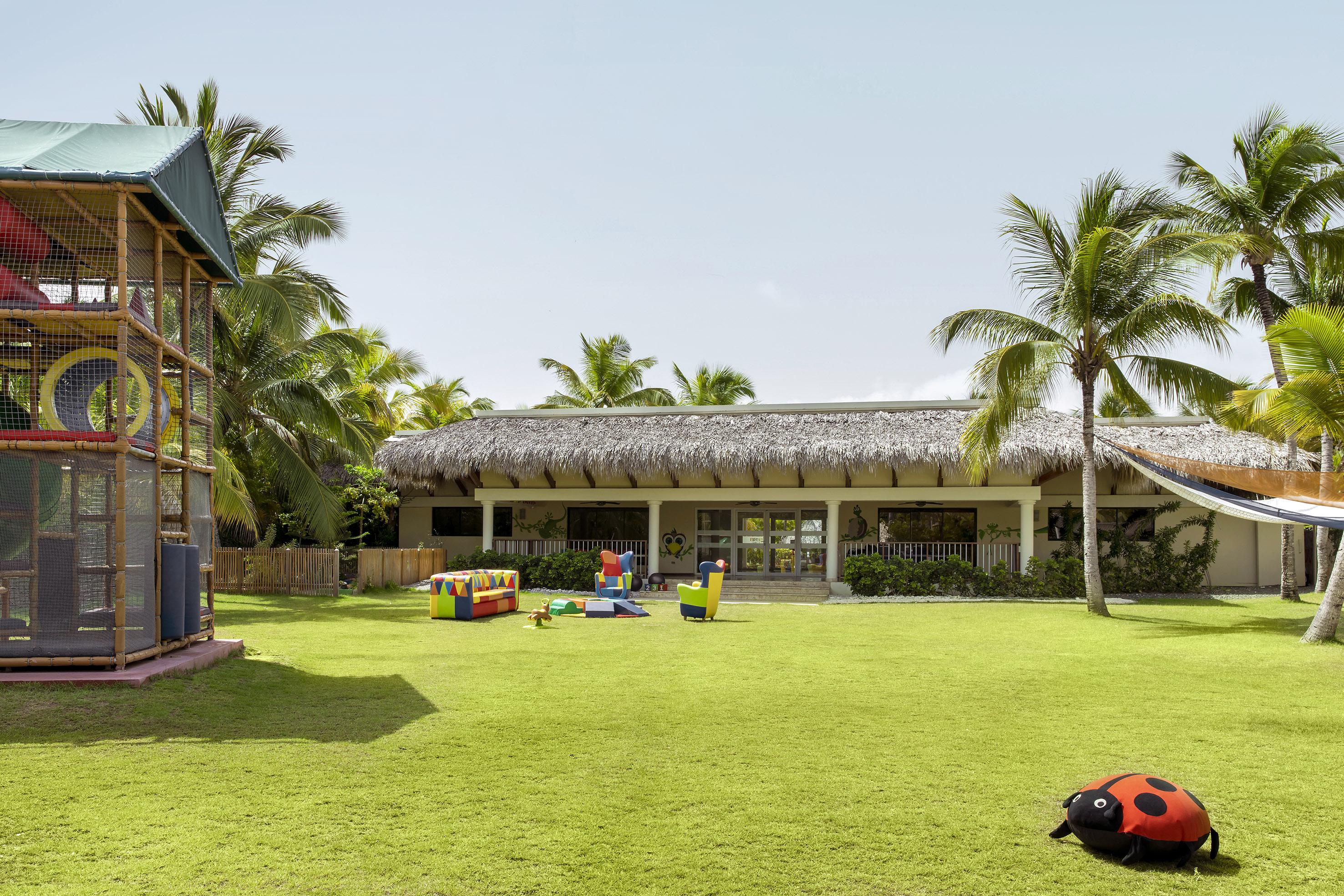 Paradisus 4*