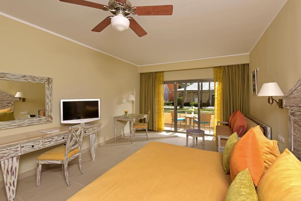 Resort Iberostar Waves