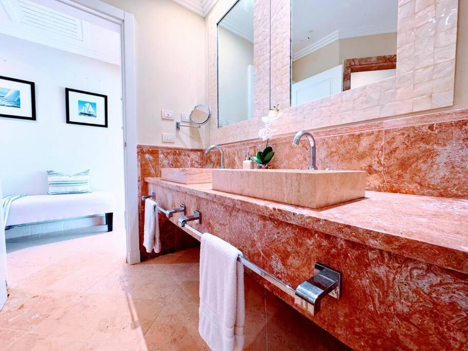 Your Private Pool, Marina Hot Tub & Grounds Apartamento *