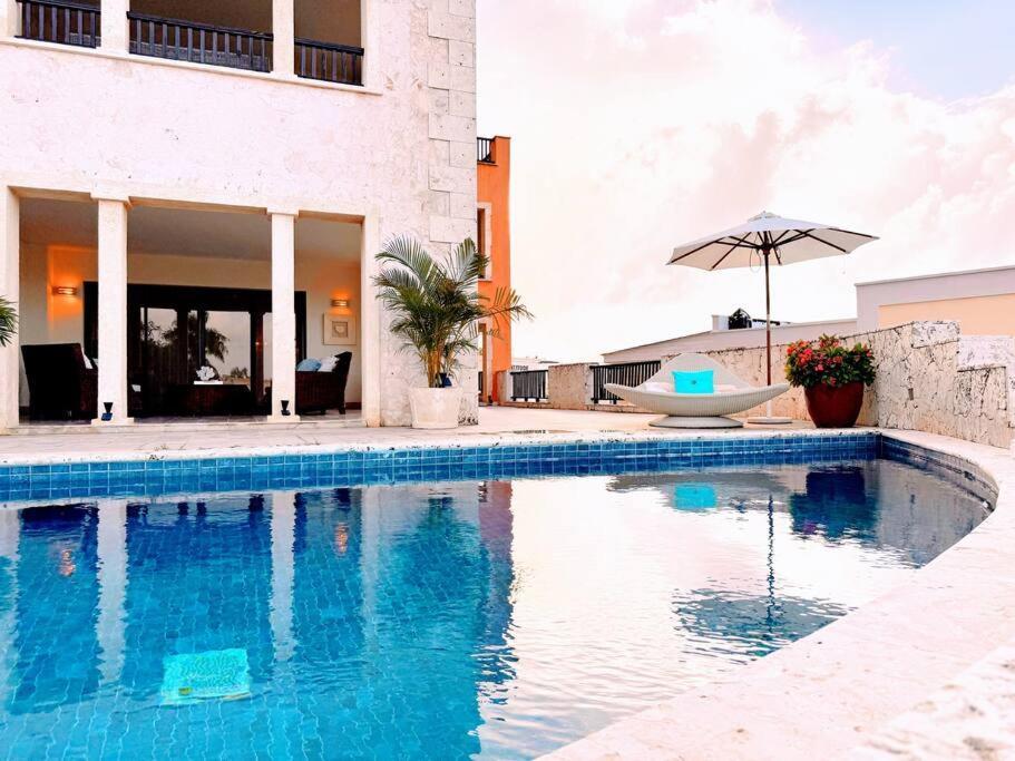 Apartamento Your Private Pool, Marina Hot Tub & Grounds *