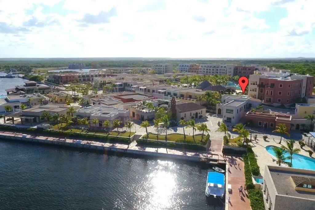 Your Private Pool, Marina Hot Tub & Grounds Apartamento