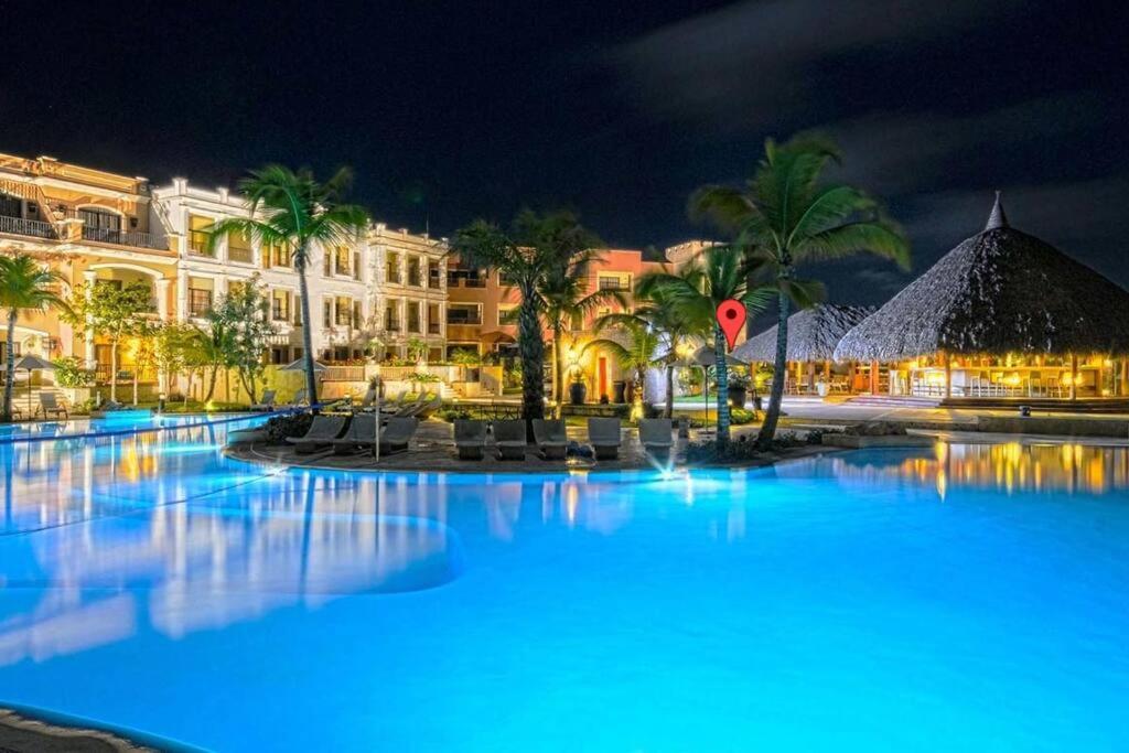 Apartamento Your Private Pool, Marina Hot Tub & Grounds *