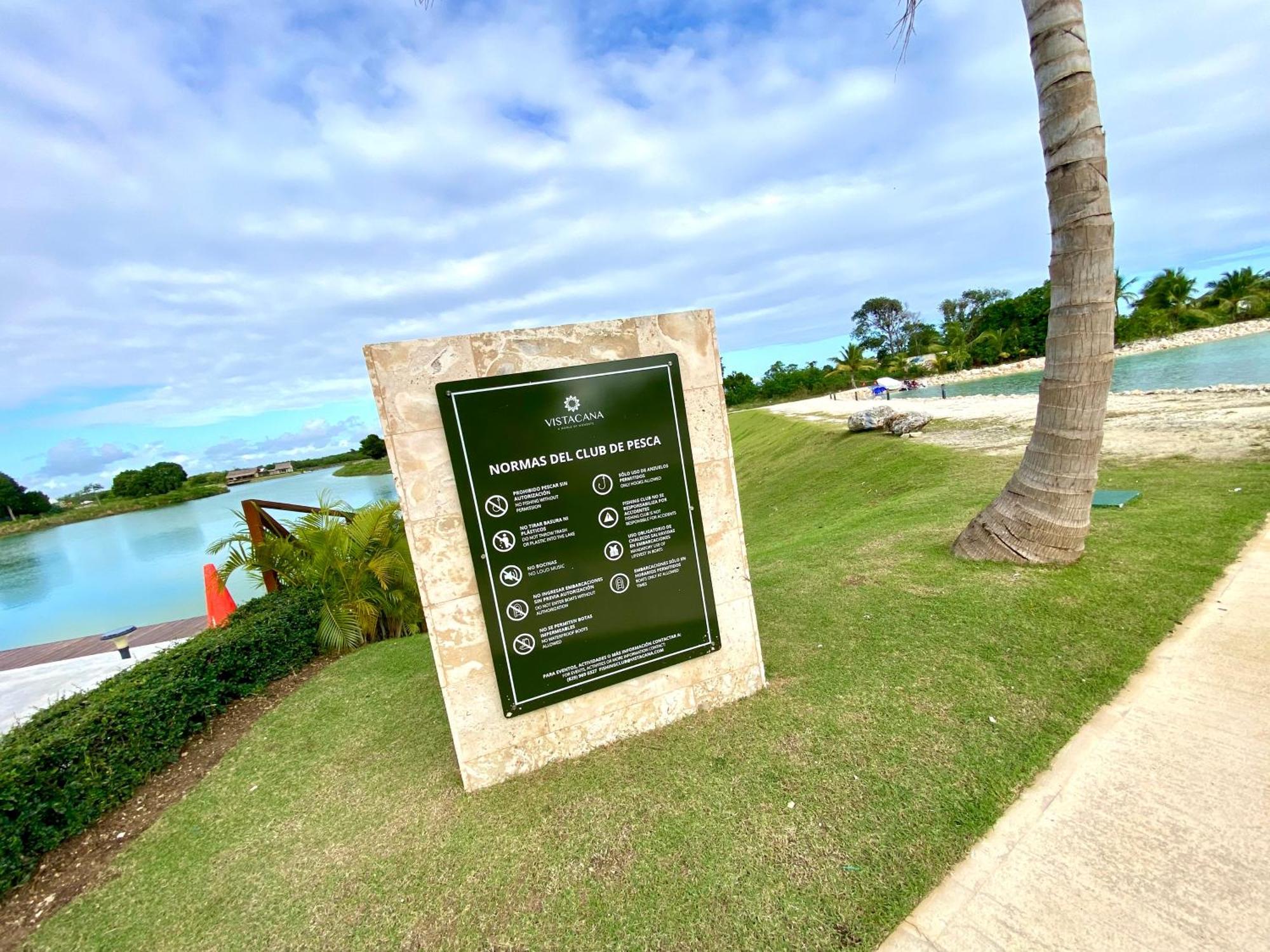 Golf Course Confy 1- Bedroom Apartment *