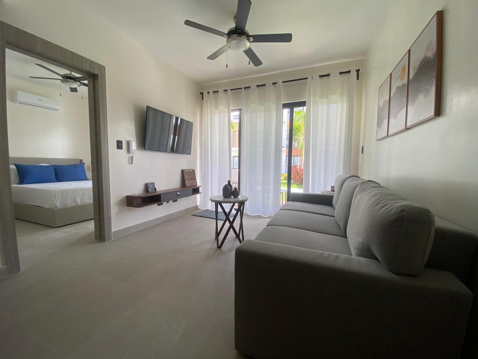 Golf Course Confy 1- Bedroom Apartment *
