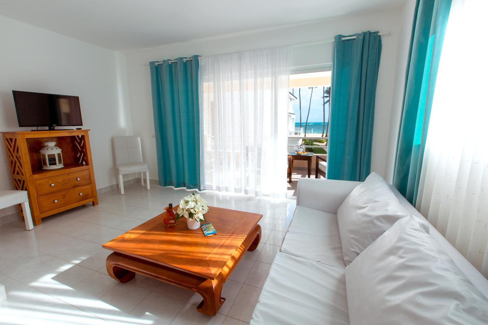 Aparthotel Caribbean Village Playa Corales 5*