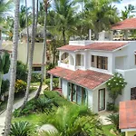 Aventura Villas And Suites - Los Corales Beach