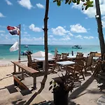 Dios Es Fiel - Ali Hotel