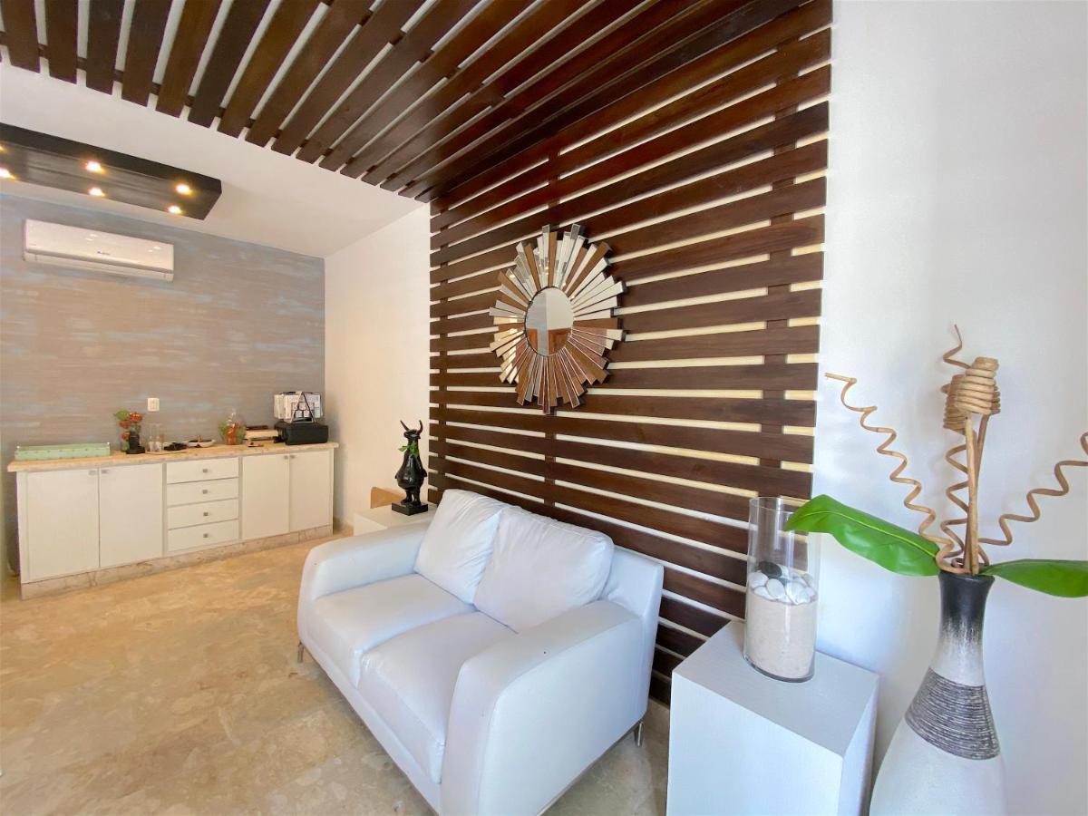 Deluxe Suites Chateau Del Mar - Swimming Pool And Jacuzzi - Bavaro Beach Aparthotel