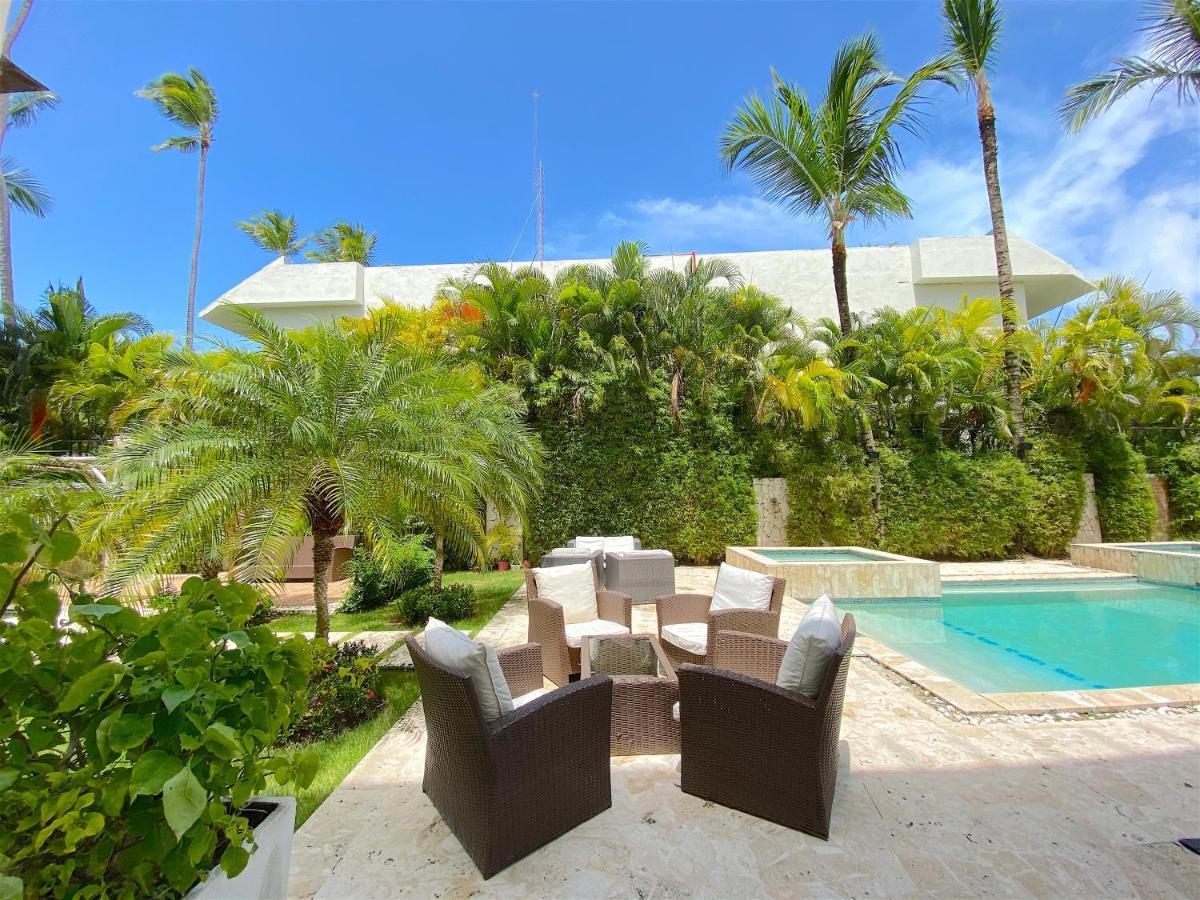 Deluxe Suites Chateau Del Mar - Swimming Pool And Jacuzzi - Bavaro Beach Aparthotel