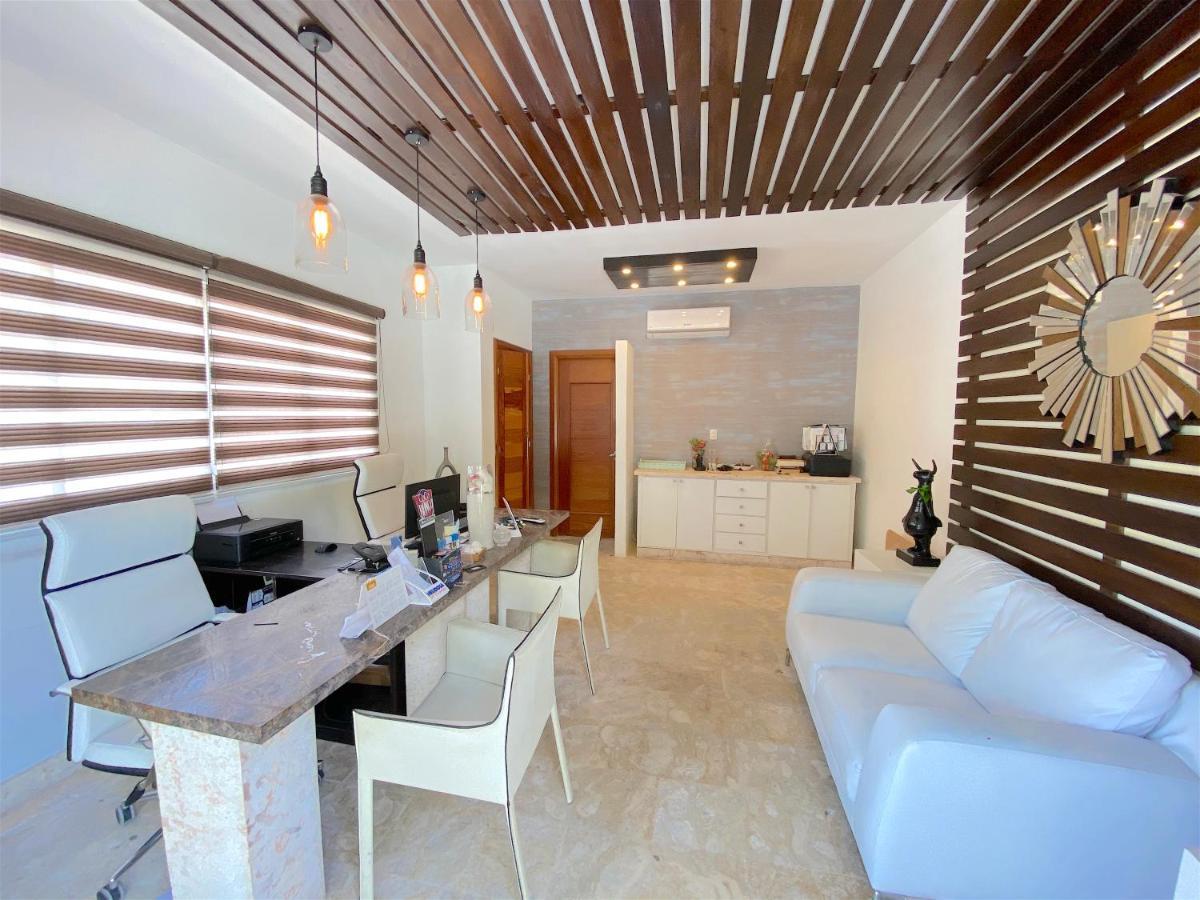 Aparthotel Deluxe Suites Chateau Del Mar - Swimming Pool And Jacuzzi - Bavaro Beach