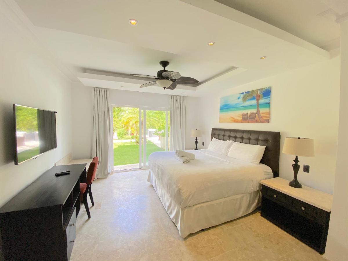 Aparthotel Deluxe Suites Chateau Del Mar - Swimming Pool And Jacuzzi - Bavaro Beach 4*