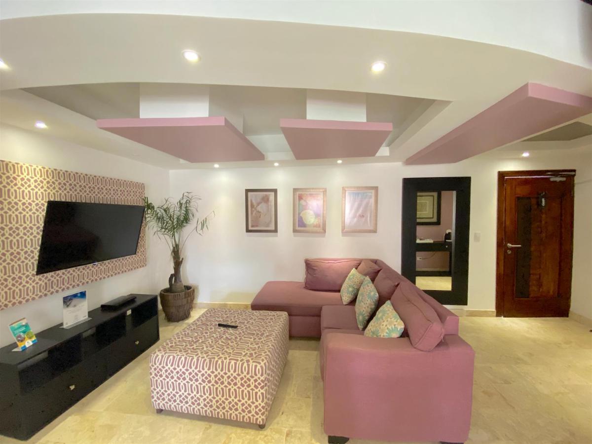 Deluxe Suites Chateau Del Mar - Swimming Pool And Jacuzzi - Bavaro Beach