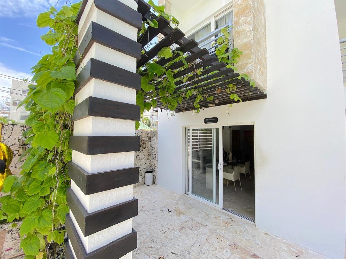 Deluxe Suites Chateau Del Mar - Swimming Pool And Jacuzzi - Bavaro Beach Aparthotel Punta Cana
