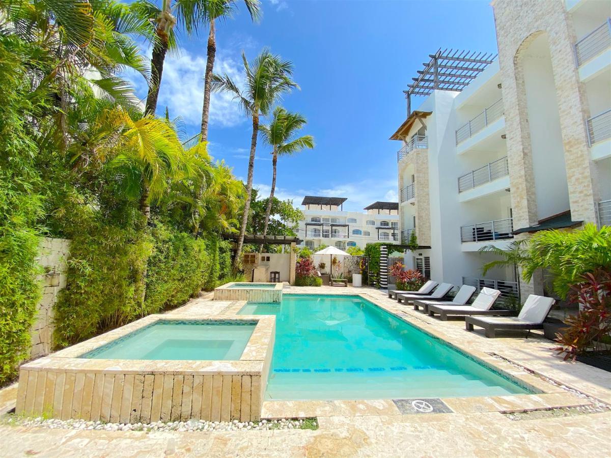 Aparthotel Deluxe Suites Chateau Del Mar - Swimming Pool And Jacuzzi - Bavaro Beach